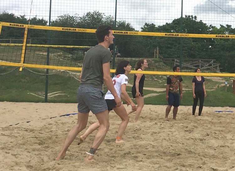 Volley 06