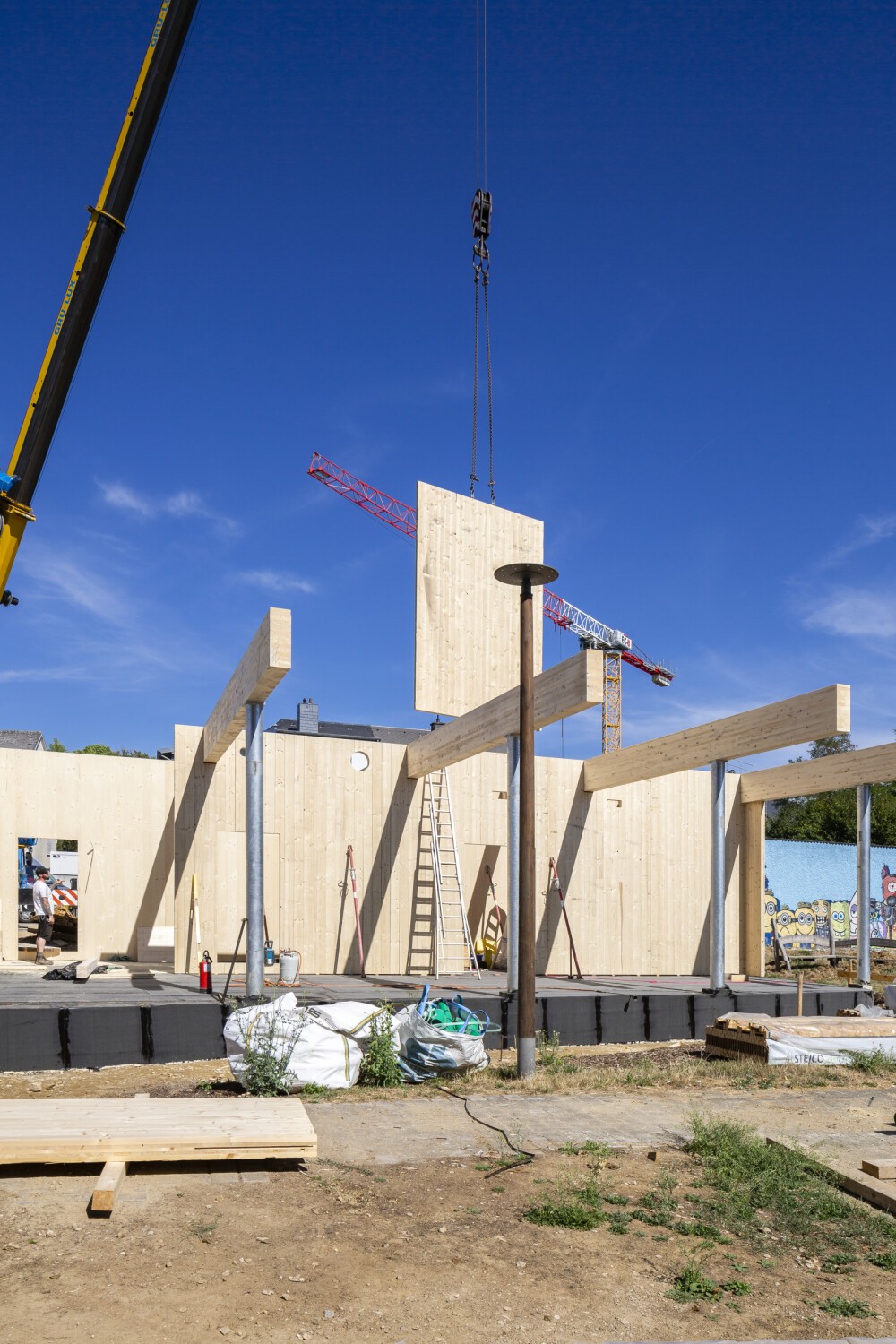 Assembly of wooden structure, Pavillon Schouweiler (LUX)