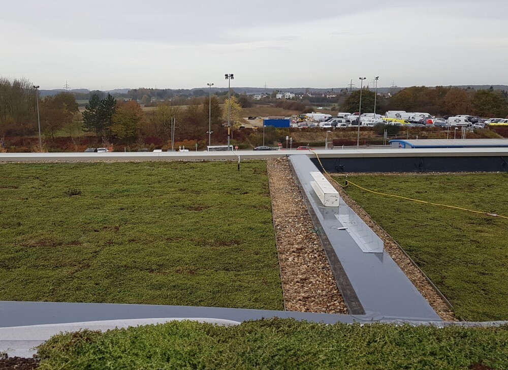 City Concorde, Bertrange (L)... still 2 weeks until the official opening of the extension! A view of the roof terrace.