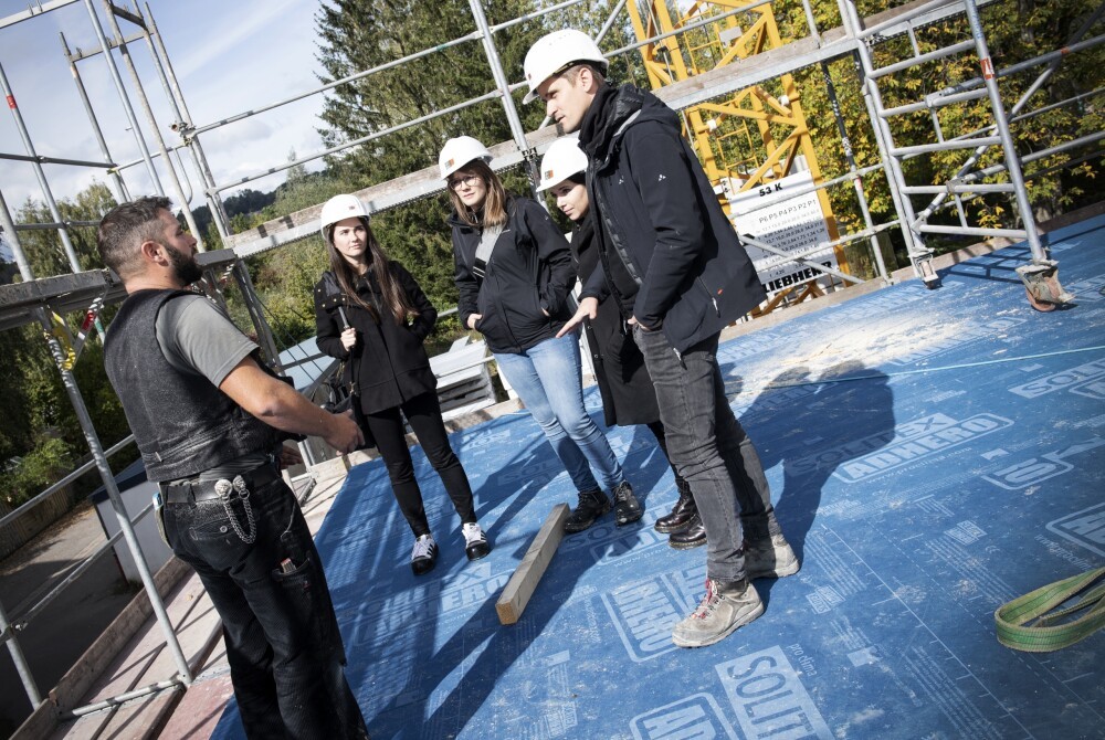 We train our staff: Construction with wood
