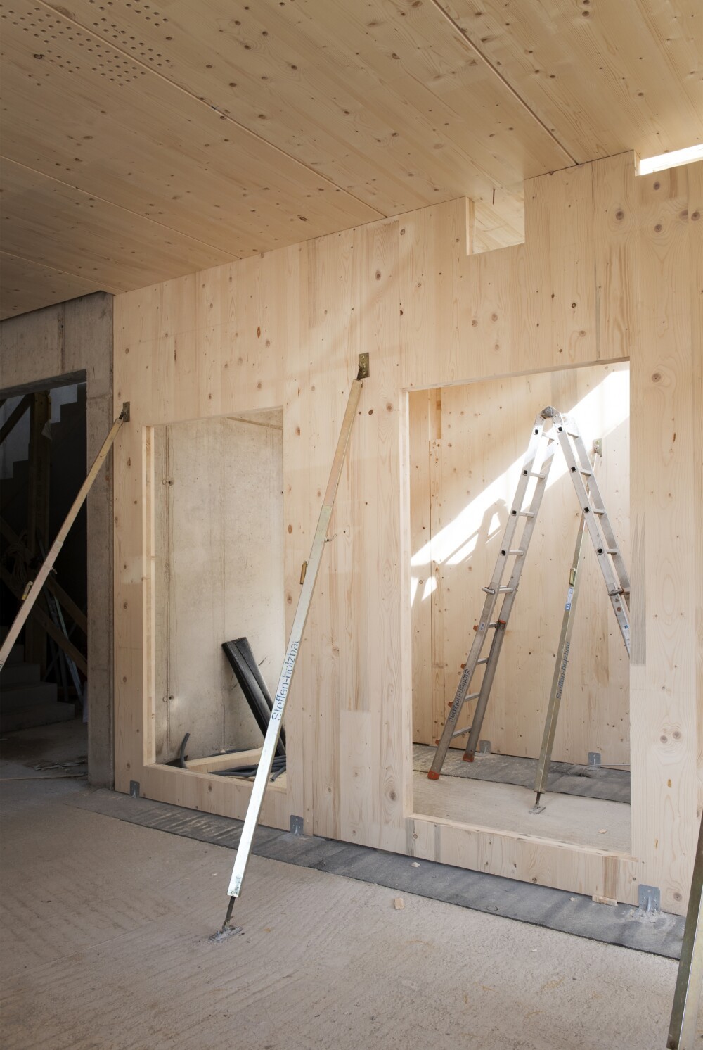We train our staff: Construction with wood
