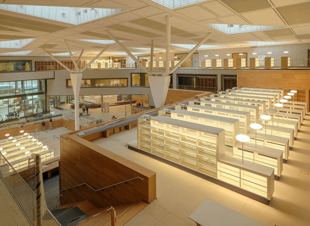 Luxembourg National Library in detail: the furniture is installed.