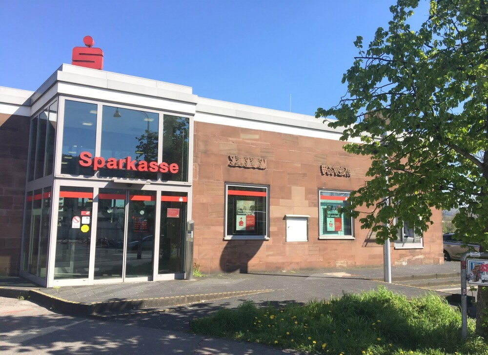 Sparkasse at the Römerbrücke - Now it's off to a start, Trier (GER)