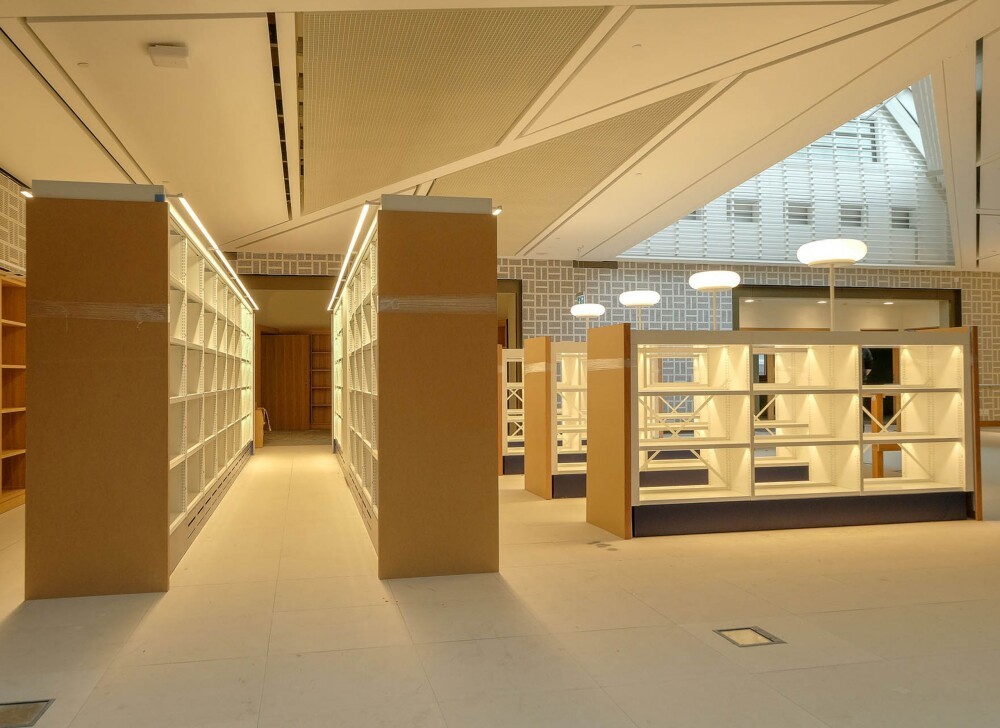 Luxembourg National Library in detail: the furniture is installed.