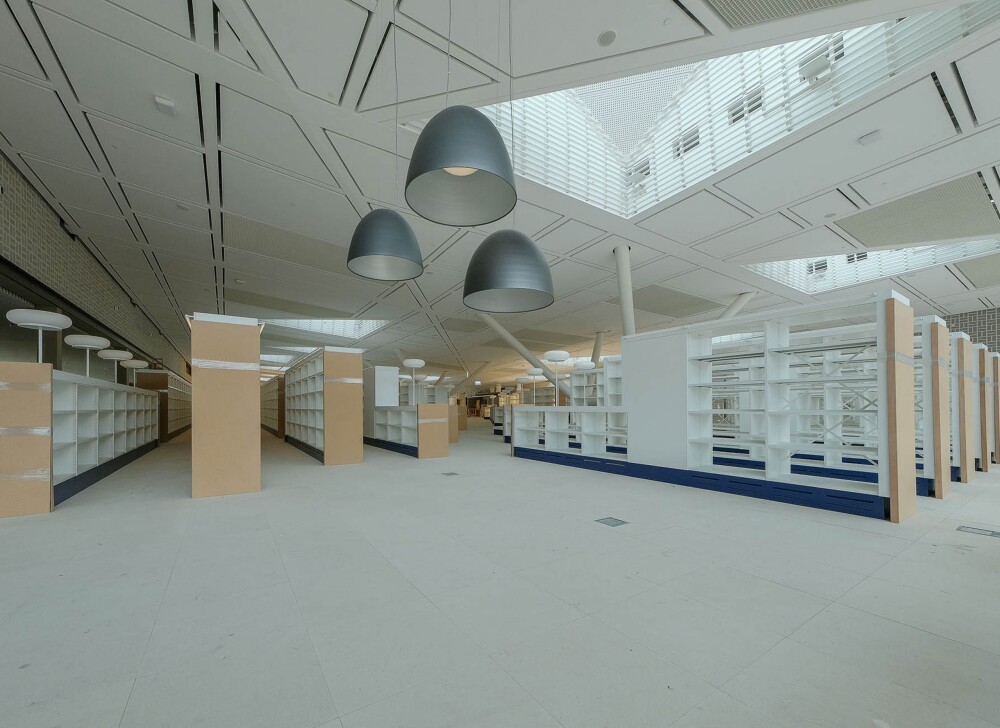 Luxembourg National Library in detail: the furniture is installed.