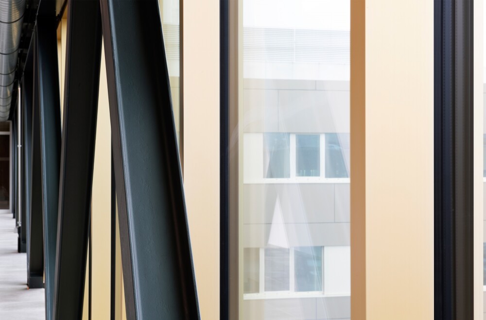 Office building Panhold in detail: the pedestrian bridge, Roodt-sur-Syre (LUX)
